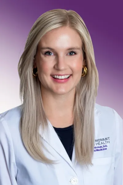Headshot of Meredith Holt 