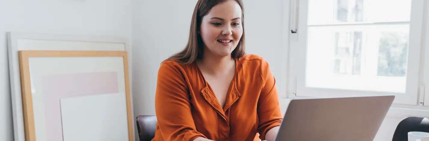 woman on laptop at desk